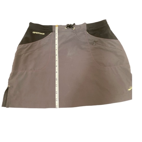 Brooks Women’s Running Skort (Skirt + Shorts) - Picture 5 of 9